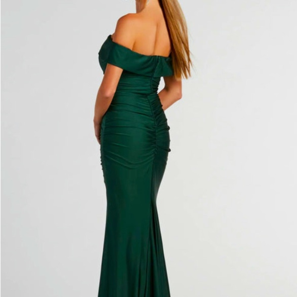 NWT Hunter Green Windsor formal dress